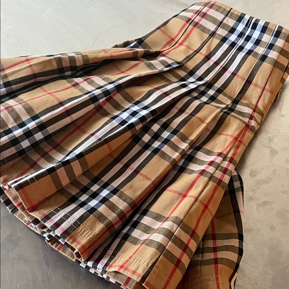 Burberry mini Plaid Pleated Mini Skirt in Tan - Picture 14 of 14